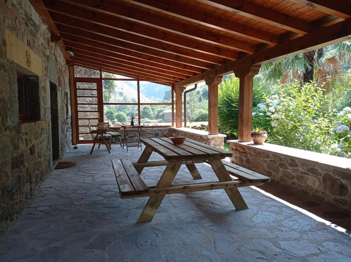Amplia Y Comoda Casa De Piedra Con Porche Y Jardin San Roque de Ríomiera Exteriér fotografie