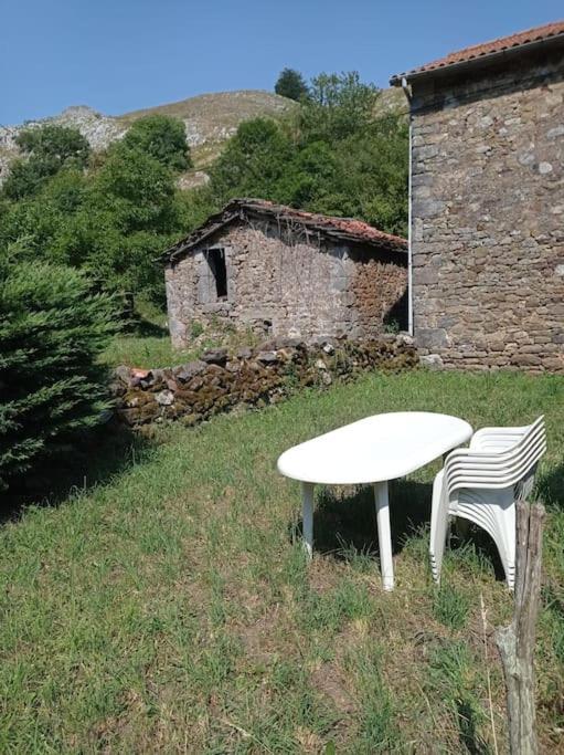 Amplia Y Comoda Casa De Piedra Con Porche Y Jardin San Roque de Ríomiera Exteriér fotografie